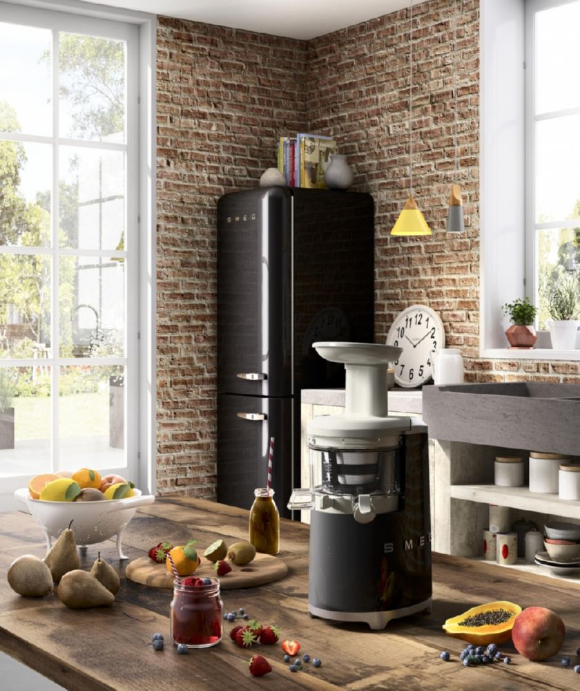 Соковыжималка Smeg SJF01BLEU